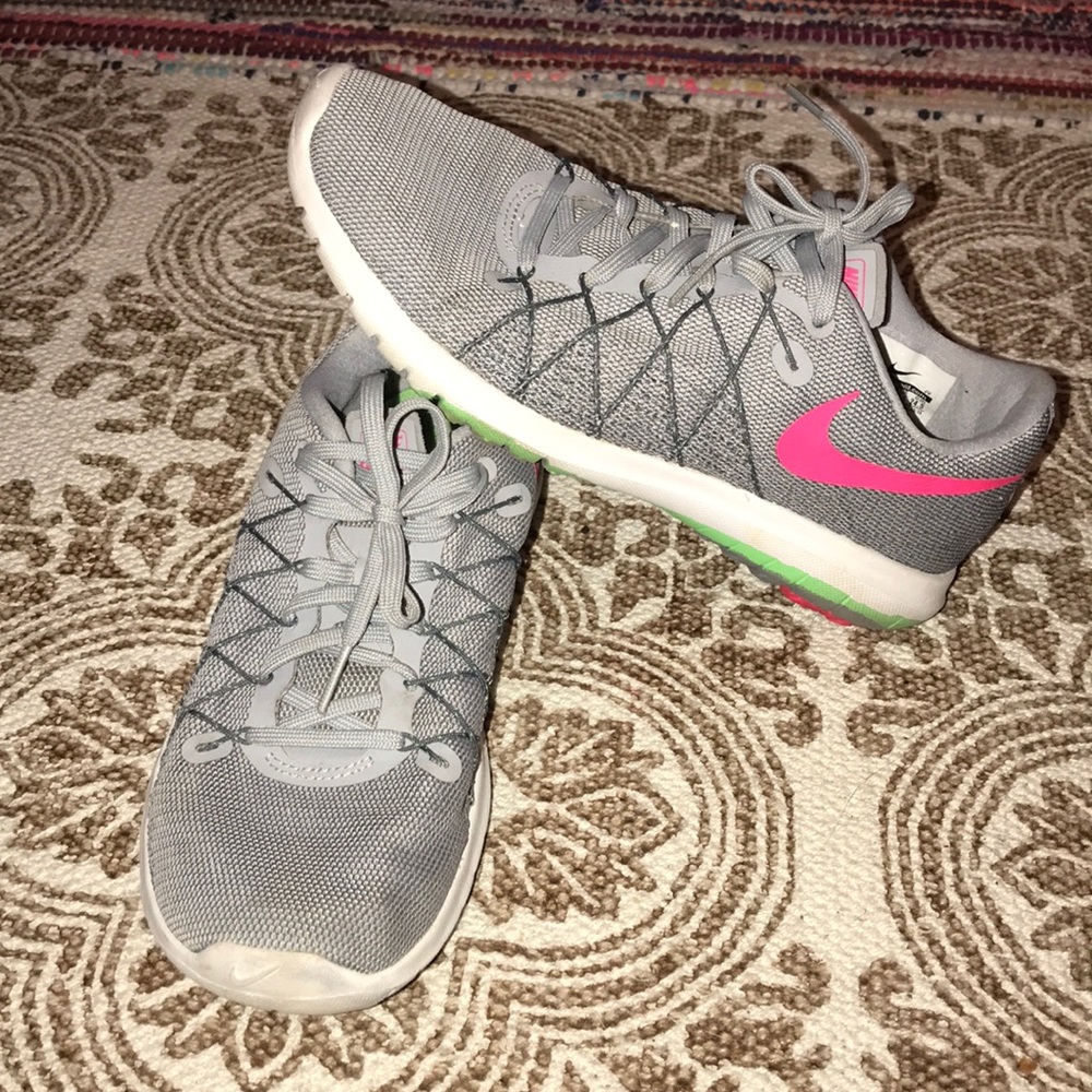 Nike Fury 2 Sneakers size 7.5!